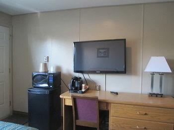 Balmer Hotel Red Lake Bagian luar foto