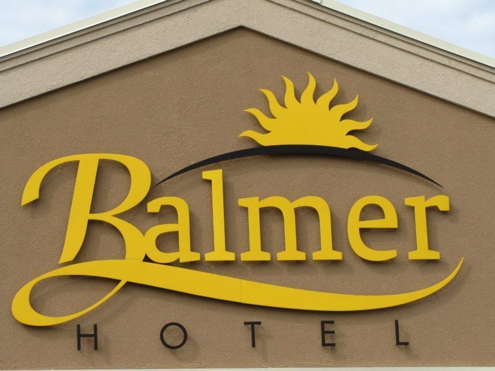 Balmer Hotel Red Lake Bagian luar foto