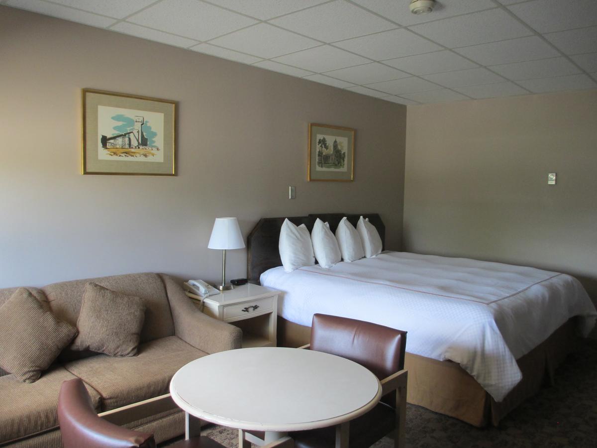 Balmer Hotel Red Lake Bagian luar foto