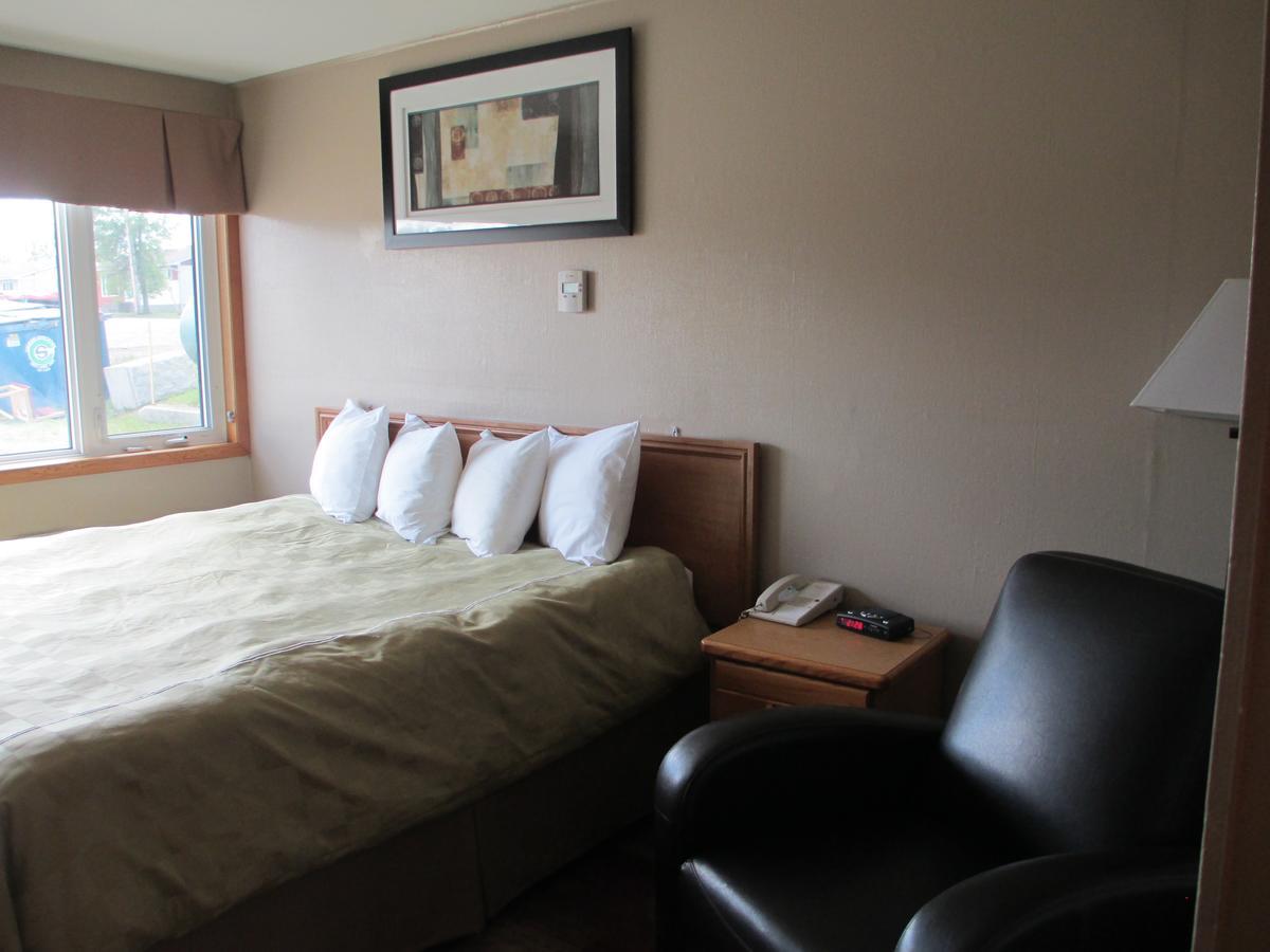 Balmer Hotel Red Lake Bagian luar foto
